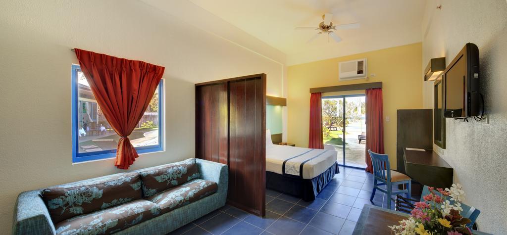 Microtel By Wyndham Puerto Princesa Exterior photo