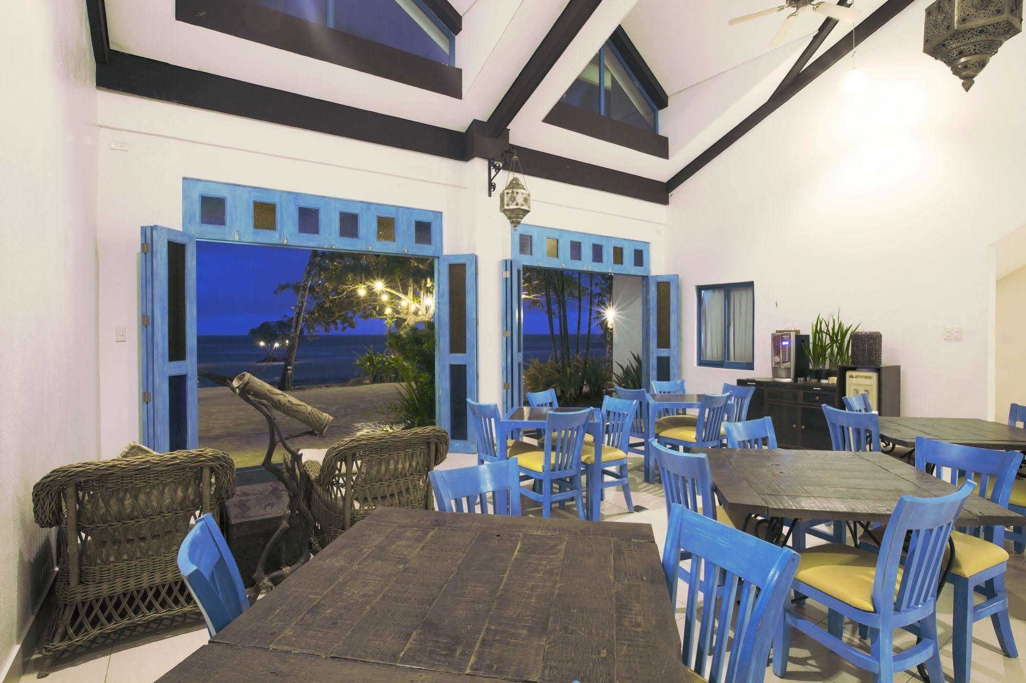 Microtel By Wyndham Puerto Princesa Exterior photo