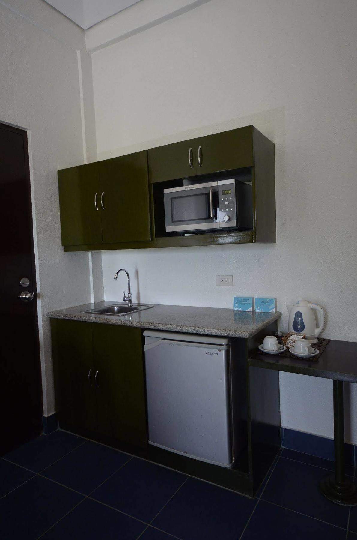 Microtel By Wyndham Puerto Princesa Exterior photo