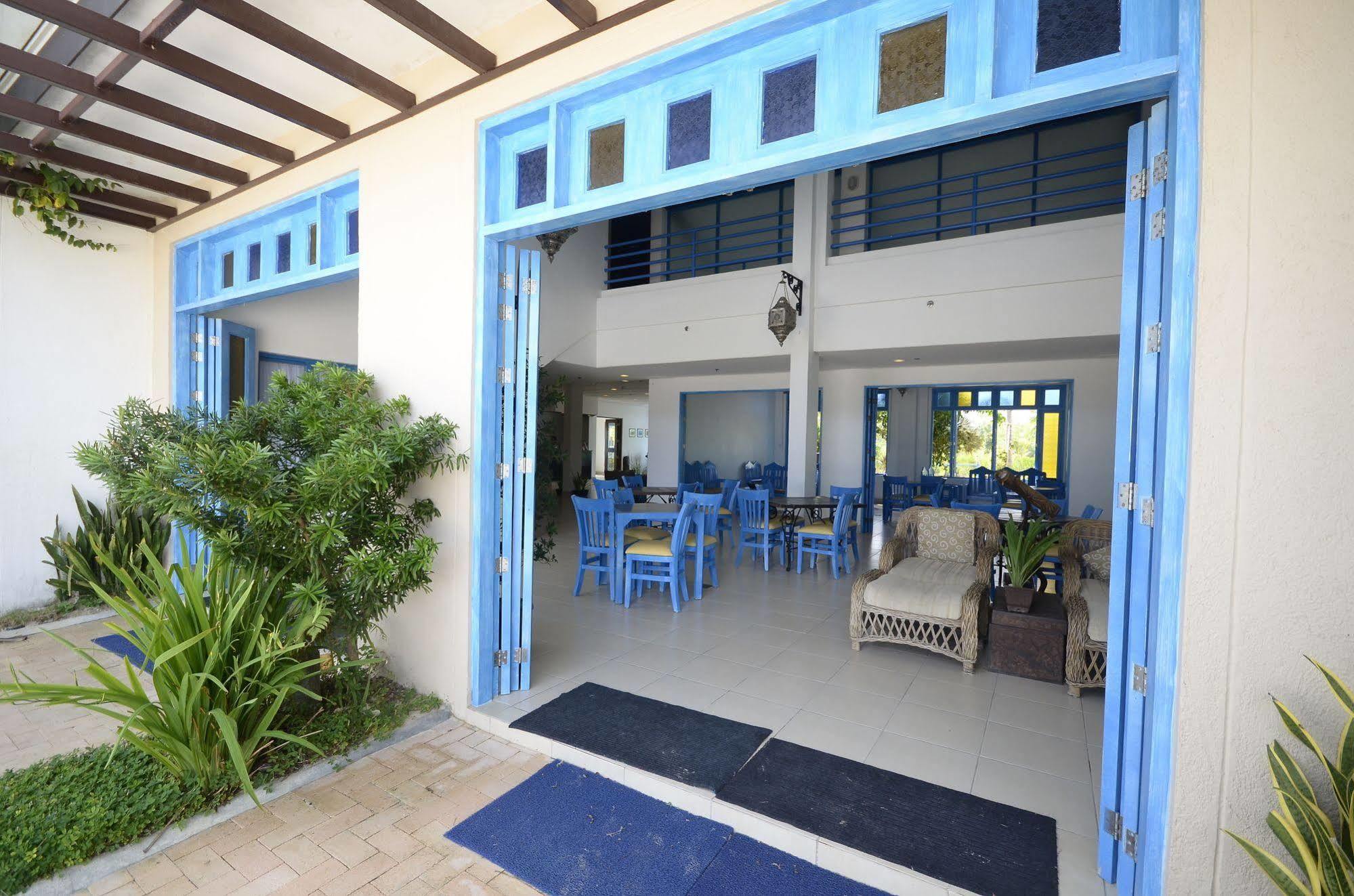 Microtel By Wyndham Puerto Princesa Exterior photo